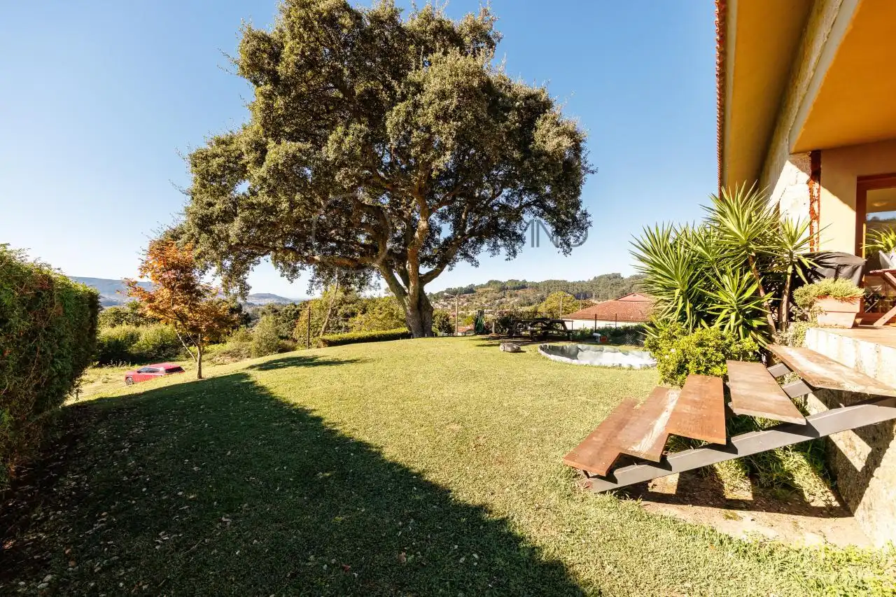 Jardí de Casa o xalet en venda en Nigrán amb Calefacció, Jardí privat i Terrassa
