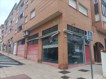 Local comercial en venda a Calle Damian Tellez Lafuente
