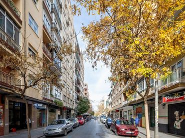 Pis amb balcó en venda a Calle Pedro Antonio de Alarcón 81