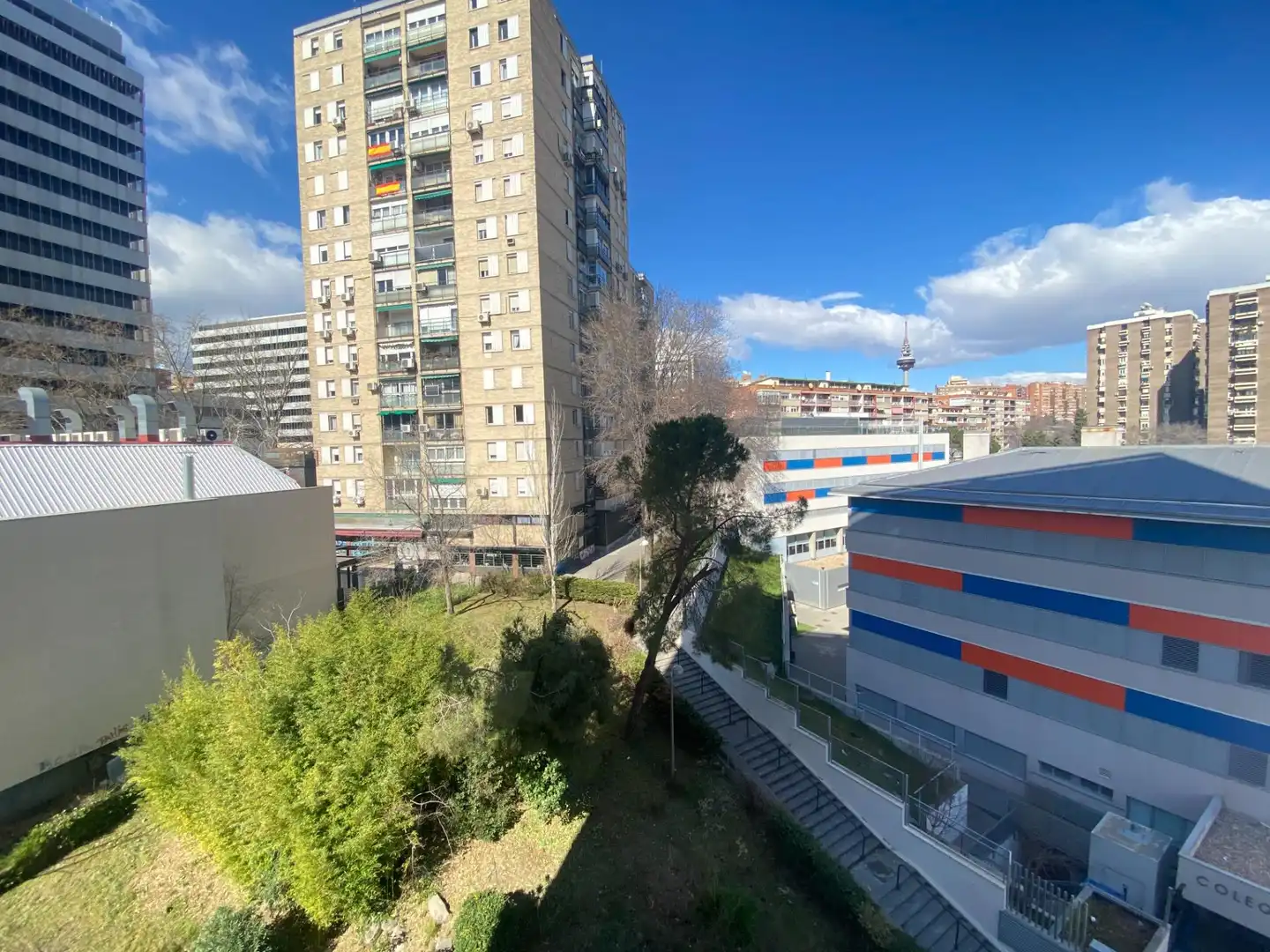Vista exterior de Piso de alquiler en Madrid con Calefacción, Jardín privado y Terraza