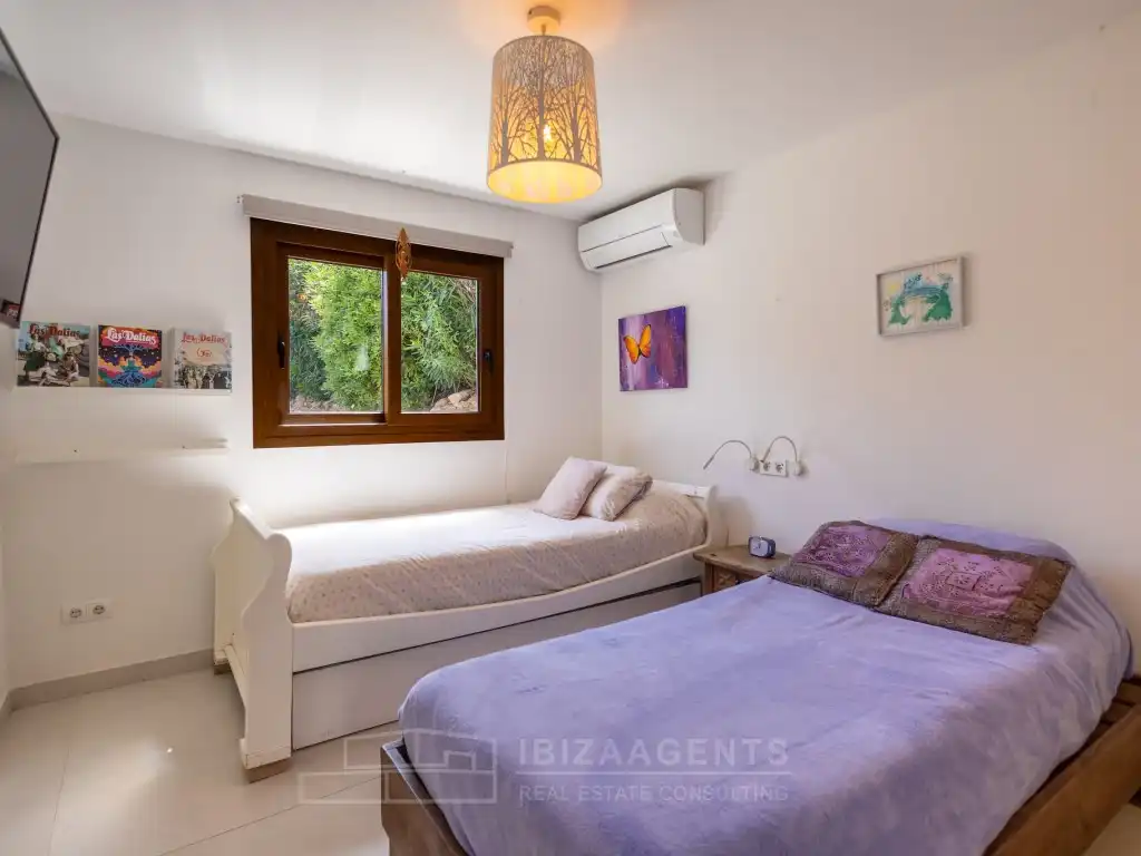 Bedroom of Houses for sale in Santa Eulària des Riu  with Air Conditioner, Terrace and TV