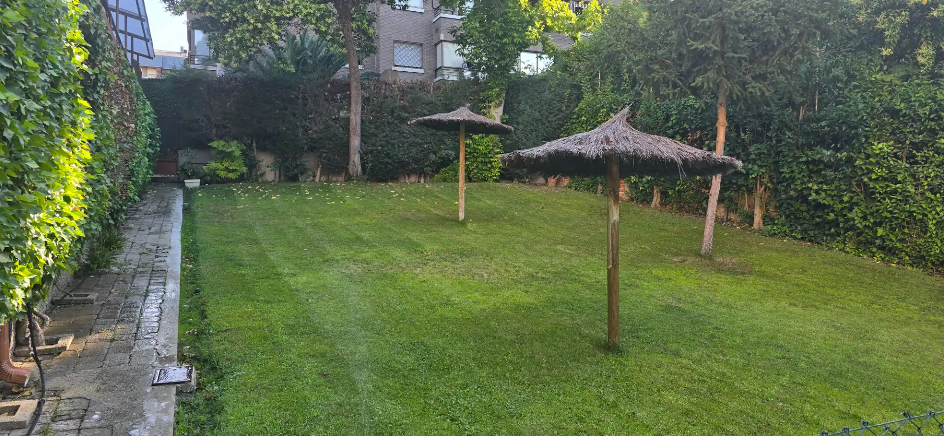 Jardín de Piso en venta en Las Rozas de Madrid con Aire acondicionado, Calefacción y Jardín privado