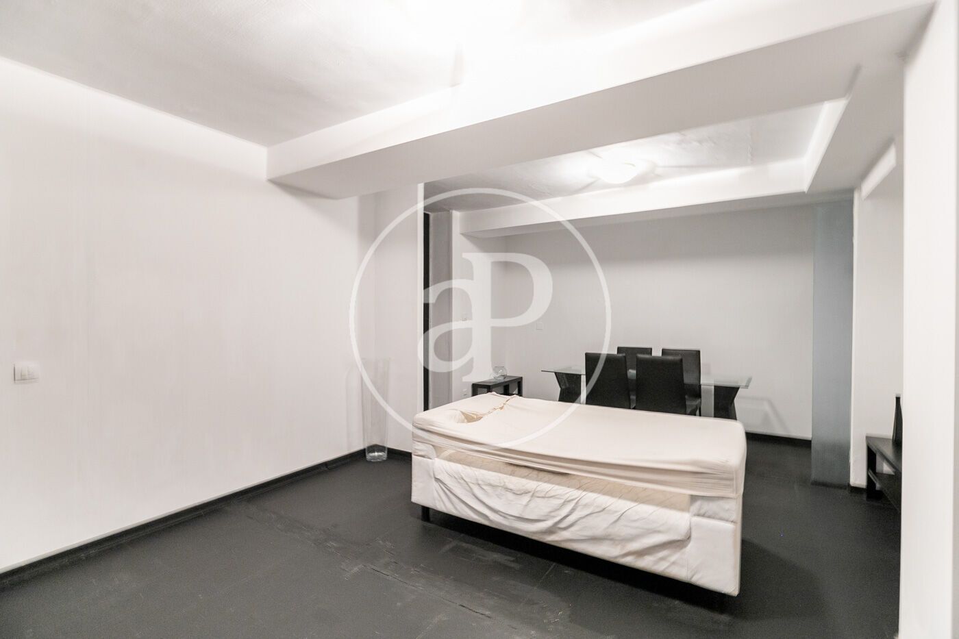 Flat for sale in  Barcelona Capital  with Heating