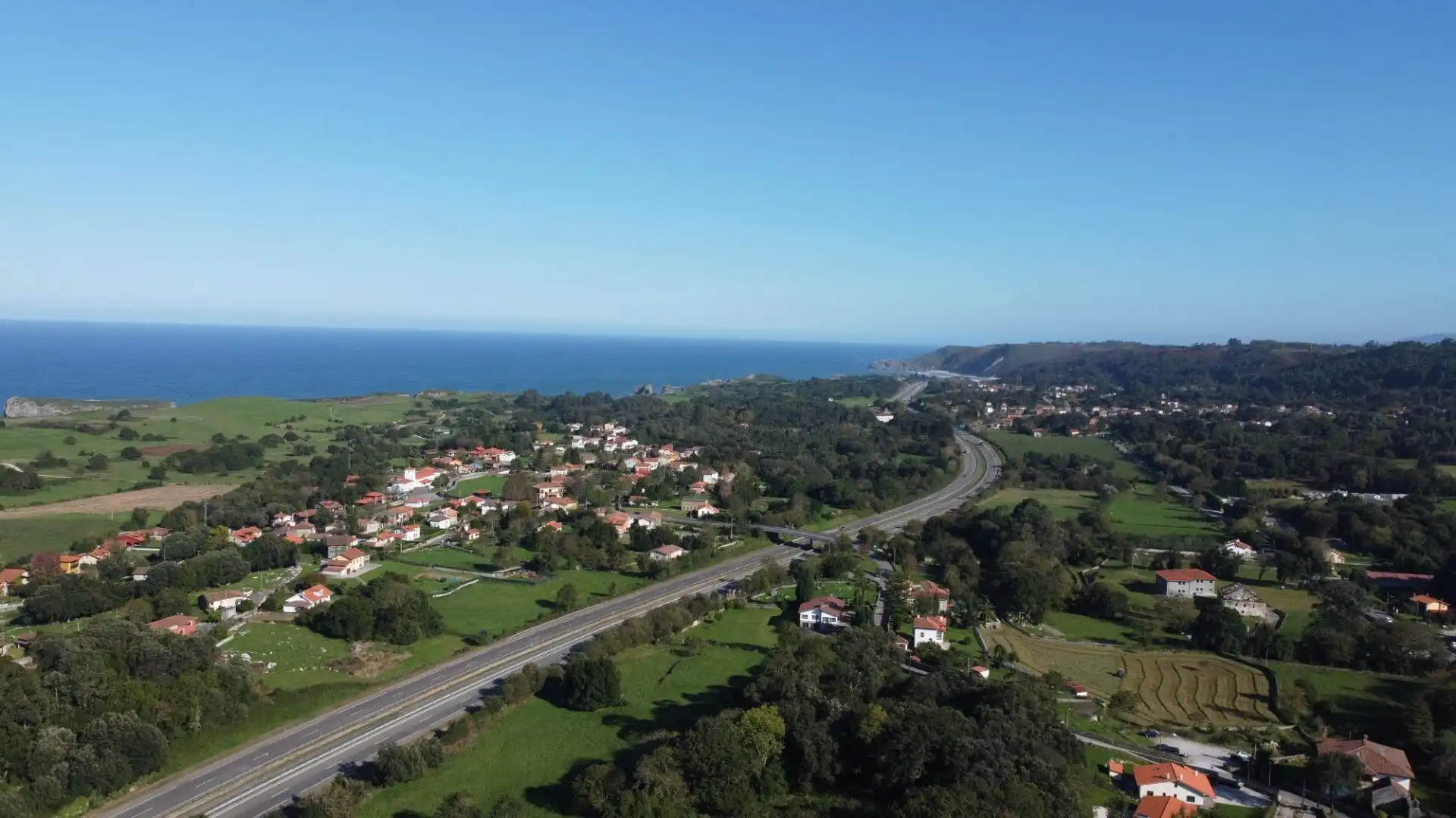 Vista exterior de Casa o chalet en venta en Llanes con Calefacción, Jardín privado y Terraza