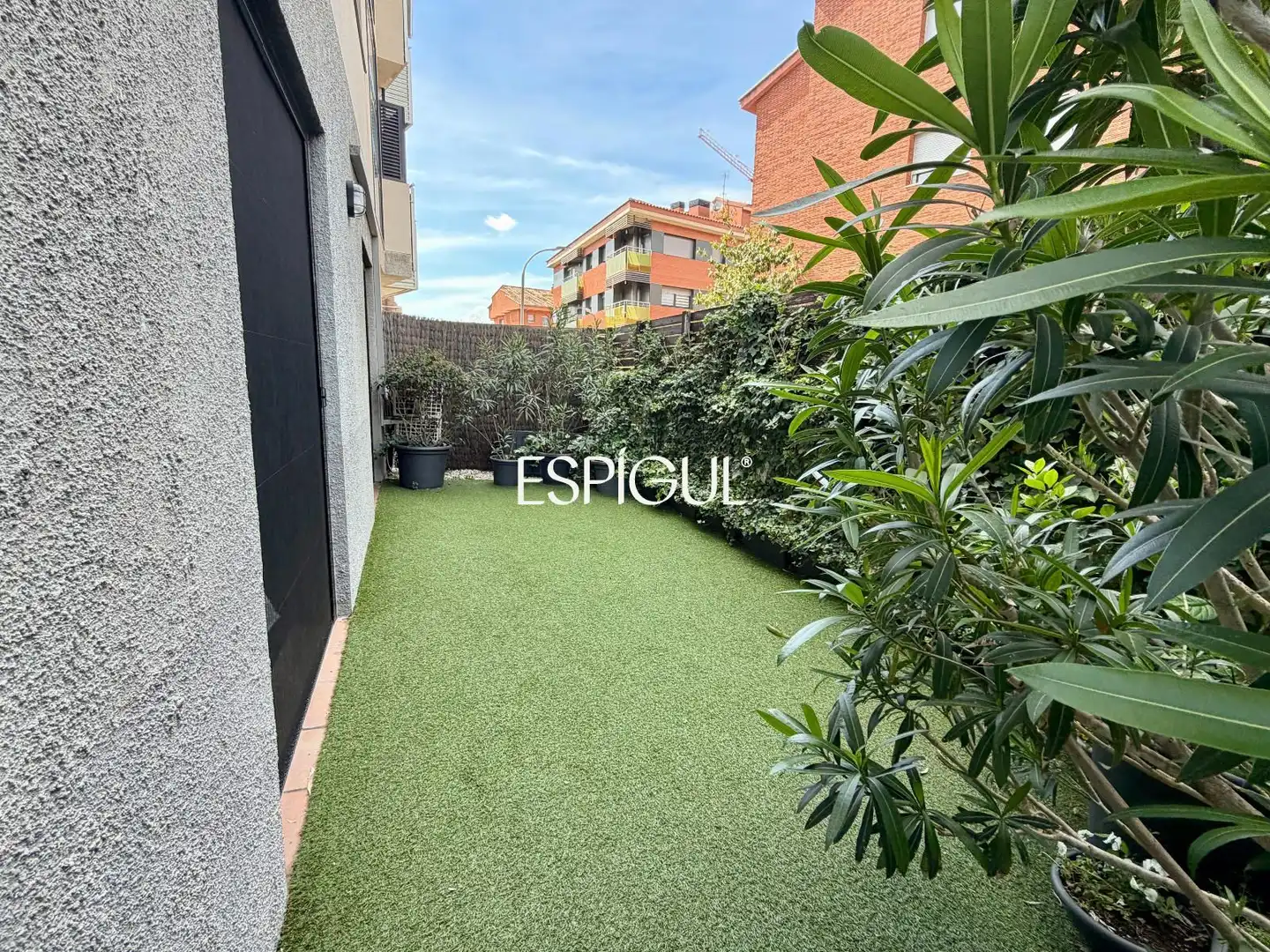 Jardí de Pis en venda en Girona amb Aire condicionat, Calefacció i Terrassa