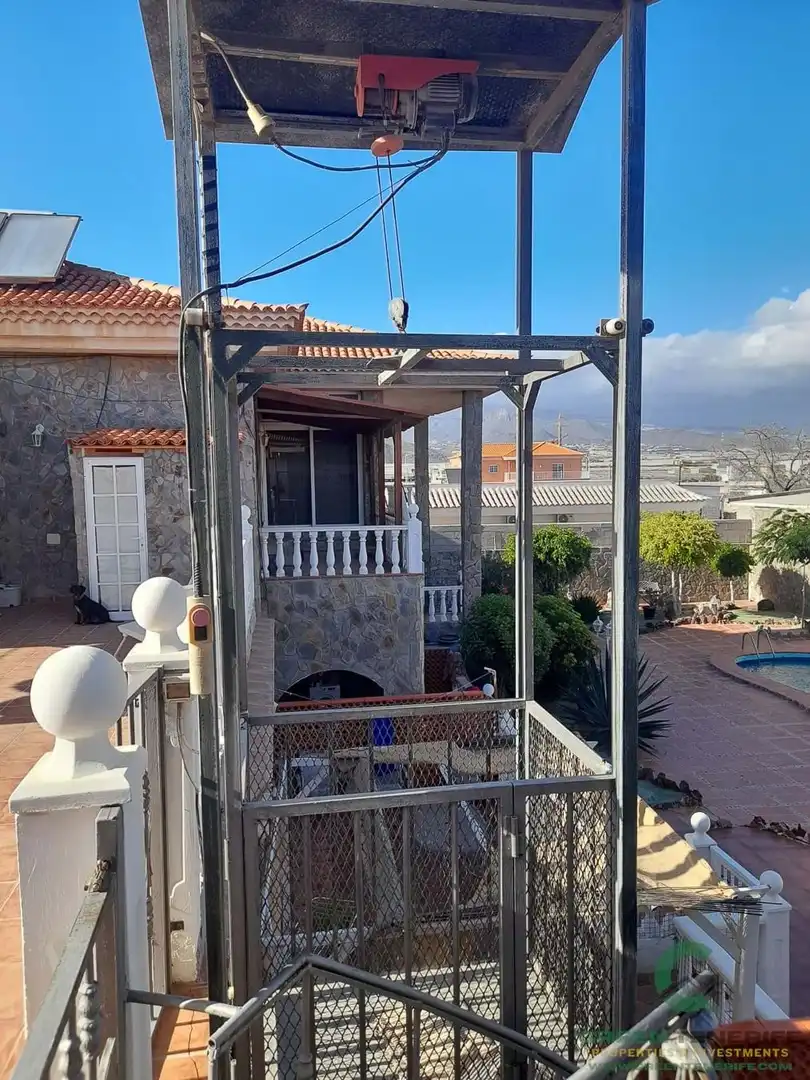 Vista exterior de Casa o chalet en venta en Arona con Piscina