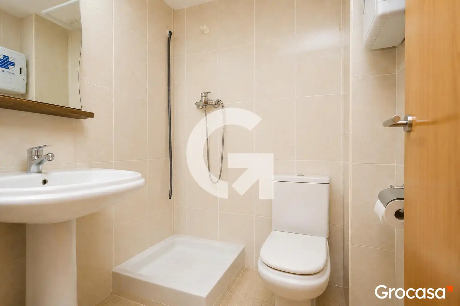 Baño de Casa adosada en venta en Viladecans con Aire acondicionado, Calefacción y Terraza