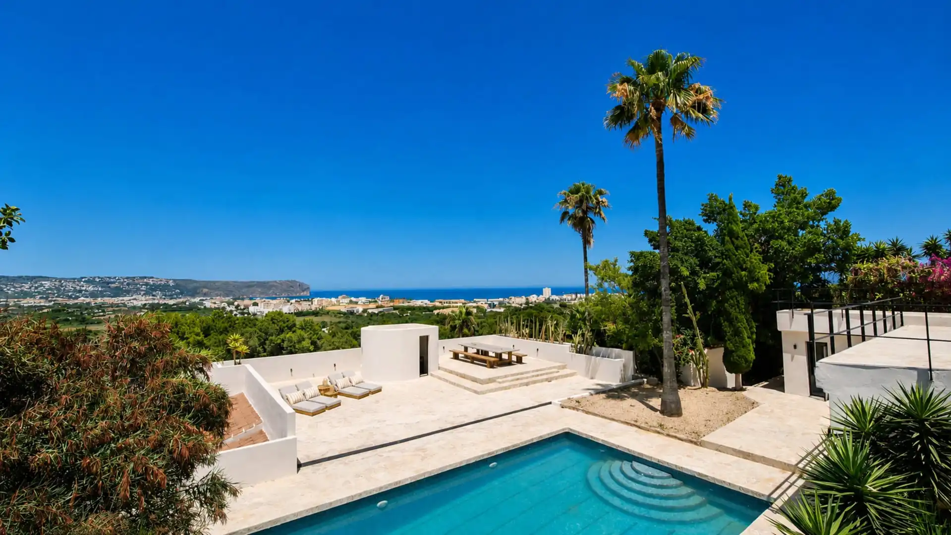 Vista exterior de Casa o xalet en venda en Jávea / Xàbia amb Aire condicionat, Calefacció i Jardí privat