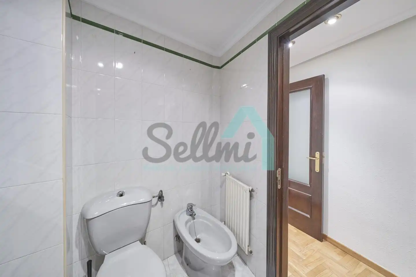 Flat for rent in Félix Aramburu, Auditorio - Seminario - Parque de Invierno