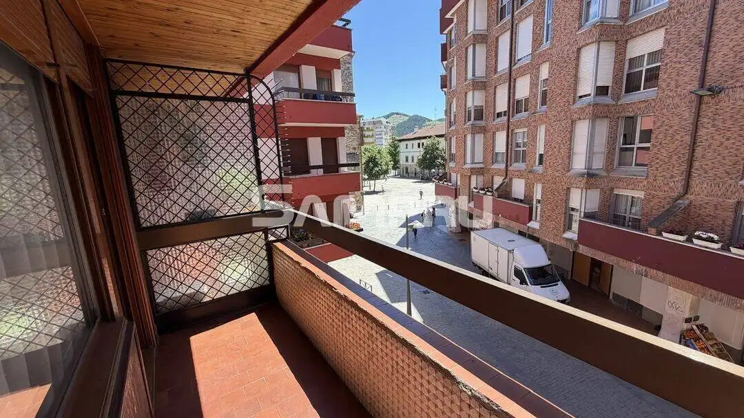 Exterior view of Flat for sale in Arrasate / Mondragón  with Storage room and Balcony