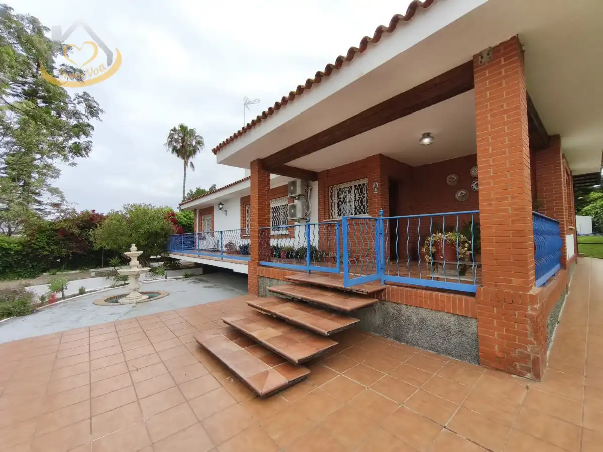 Vista exterior de Casa o chalet en venta en Cartaya con Aire acondicionado, Jardín privado y Terraza