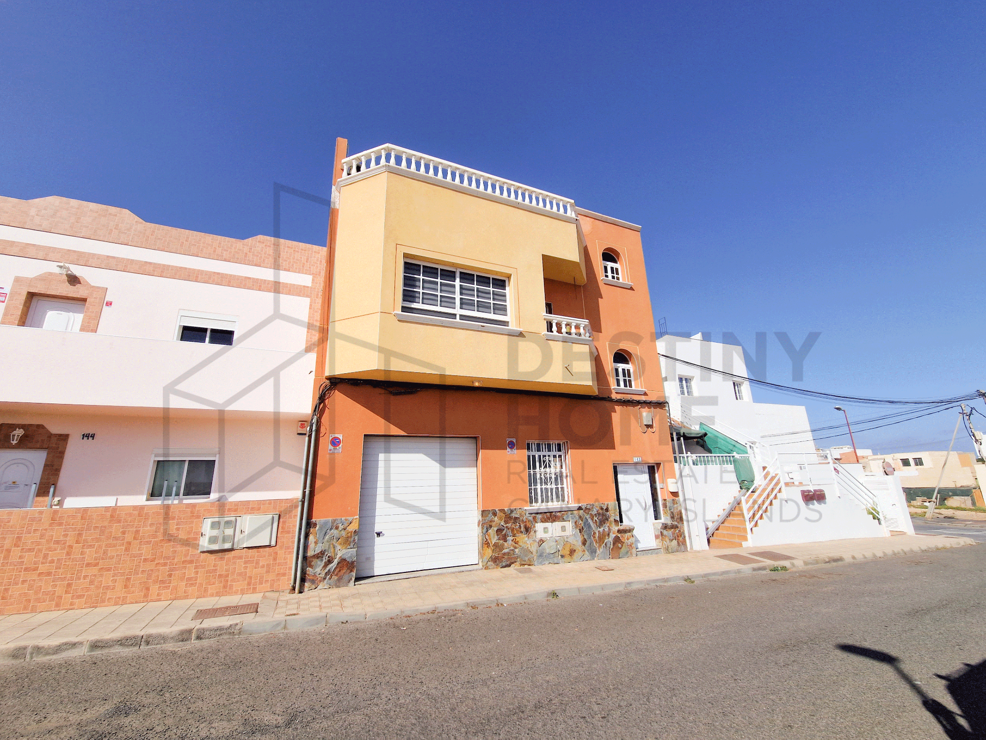 Building for sale in Alcaldes Mayores, La Charca - Majada Marcial