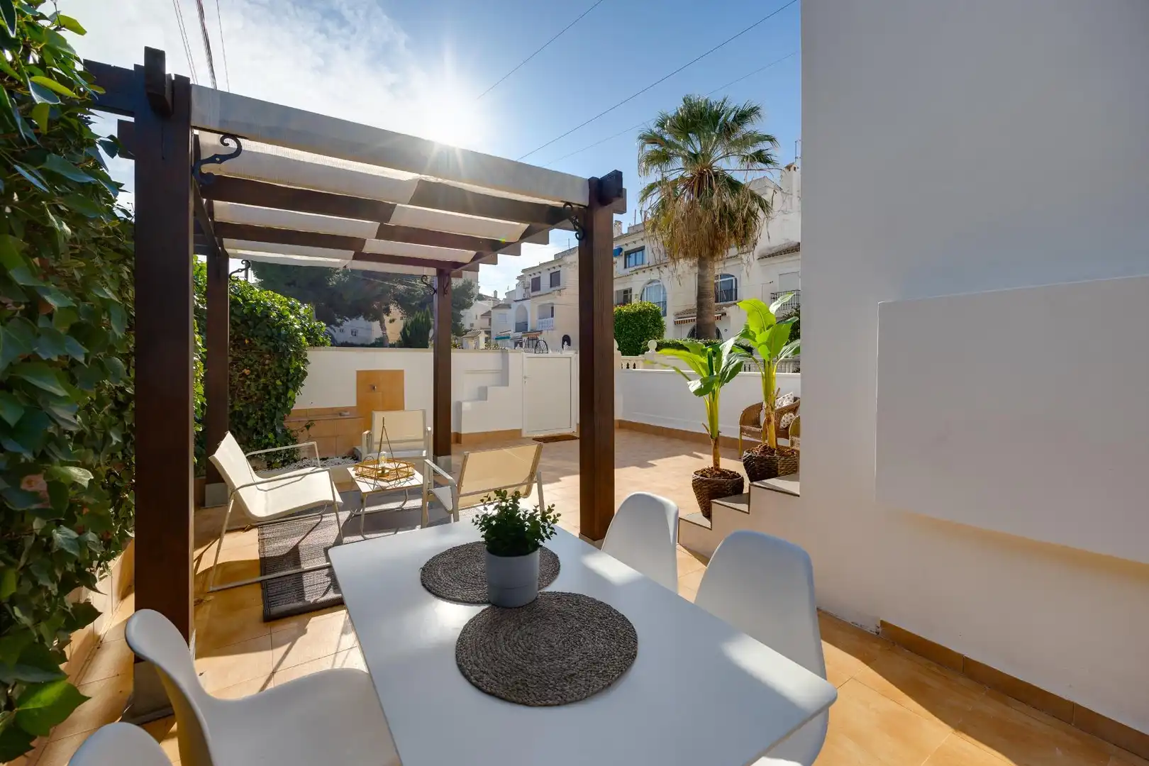 Terrassa de Casa o xalet en venda en Torrevieja amb Aire condicionat, Jardí privat i Moblat