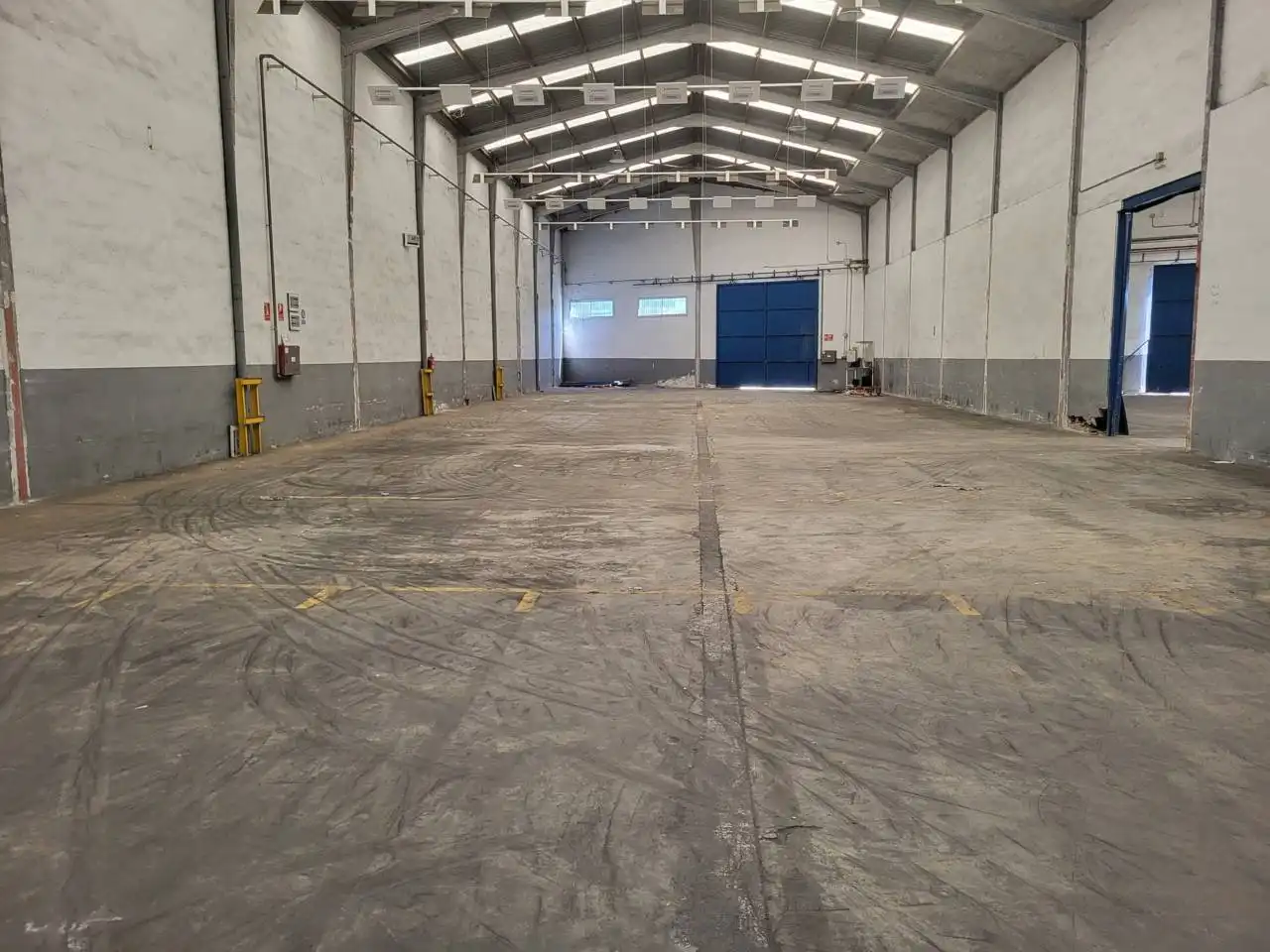 Nau industrial de lloguer a Camino Vell de Silla