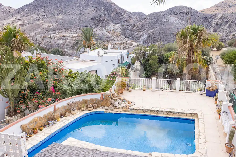 Vista exterior de Casa o xalet en venda en Mojácar amb Aire condicionat, Jardí privat i Terrassa