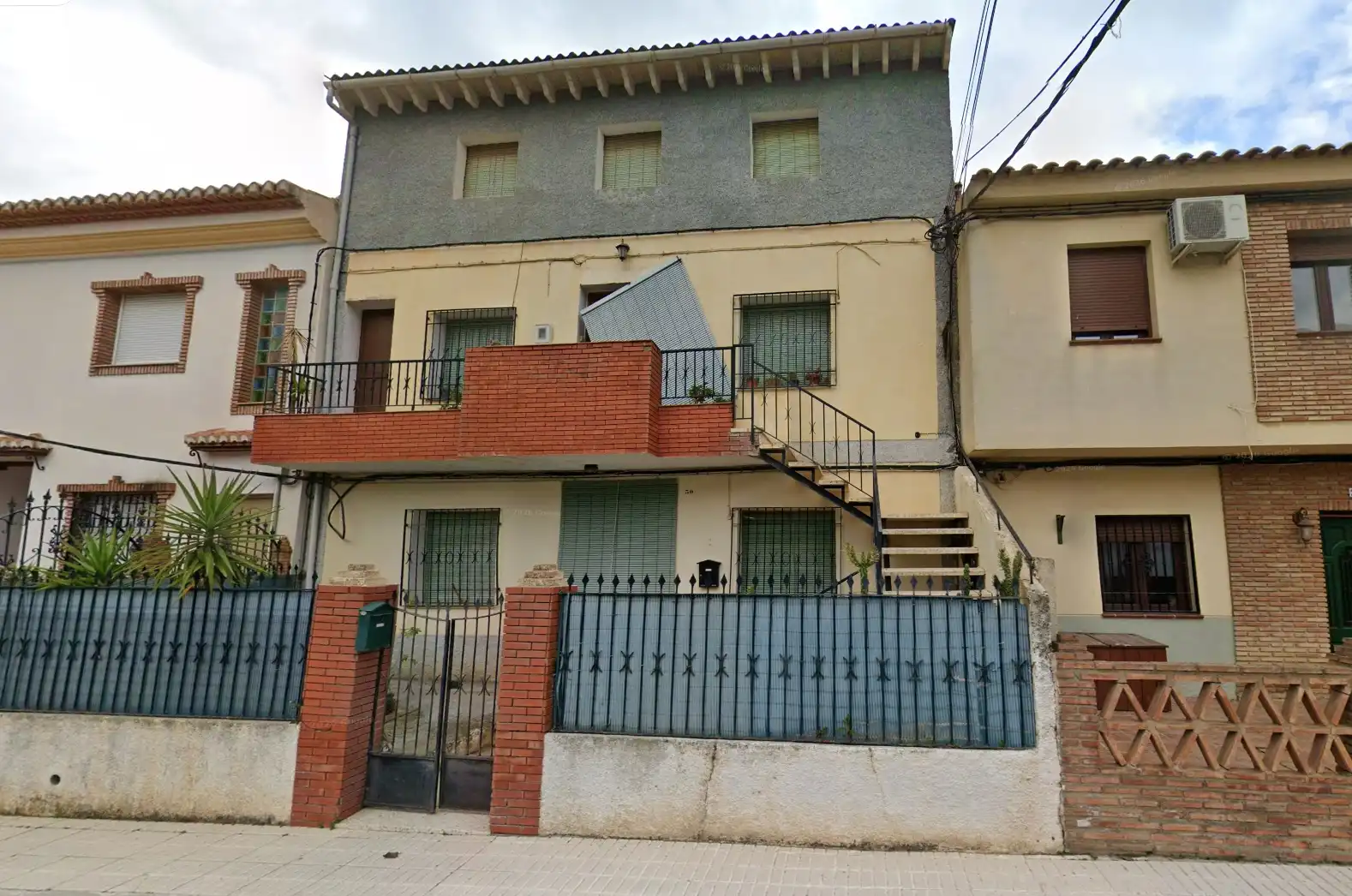 Vista exterior de Casa adosada en venda en Lecrín amb Terrassa i Moblat