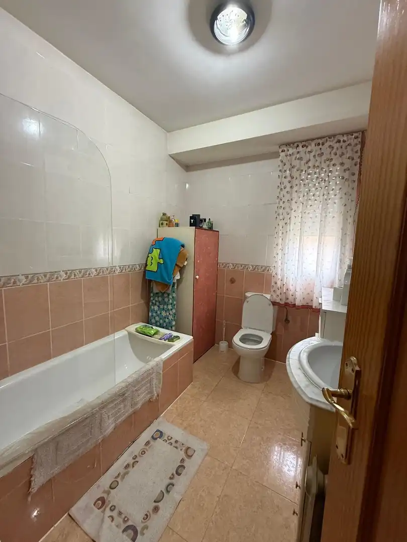 Baño de Casa o chalet en venta en El Casar de Escalona con Calefacción y Trastero