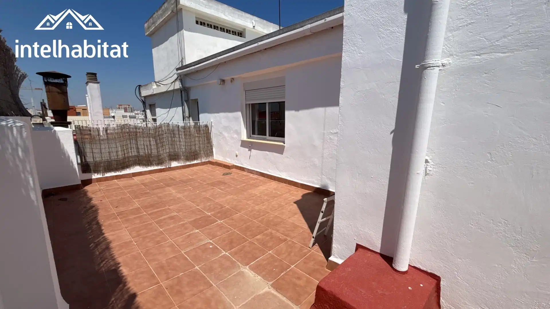 Terrasse von Dachboden zur Miete in Valencia mit Klimaanlage, Terrasse und Abstellraum