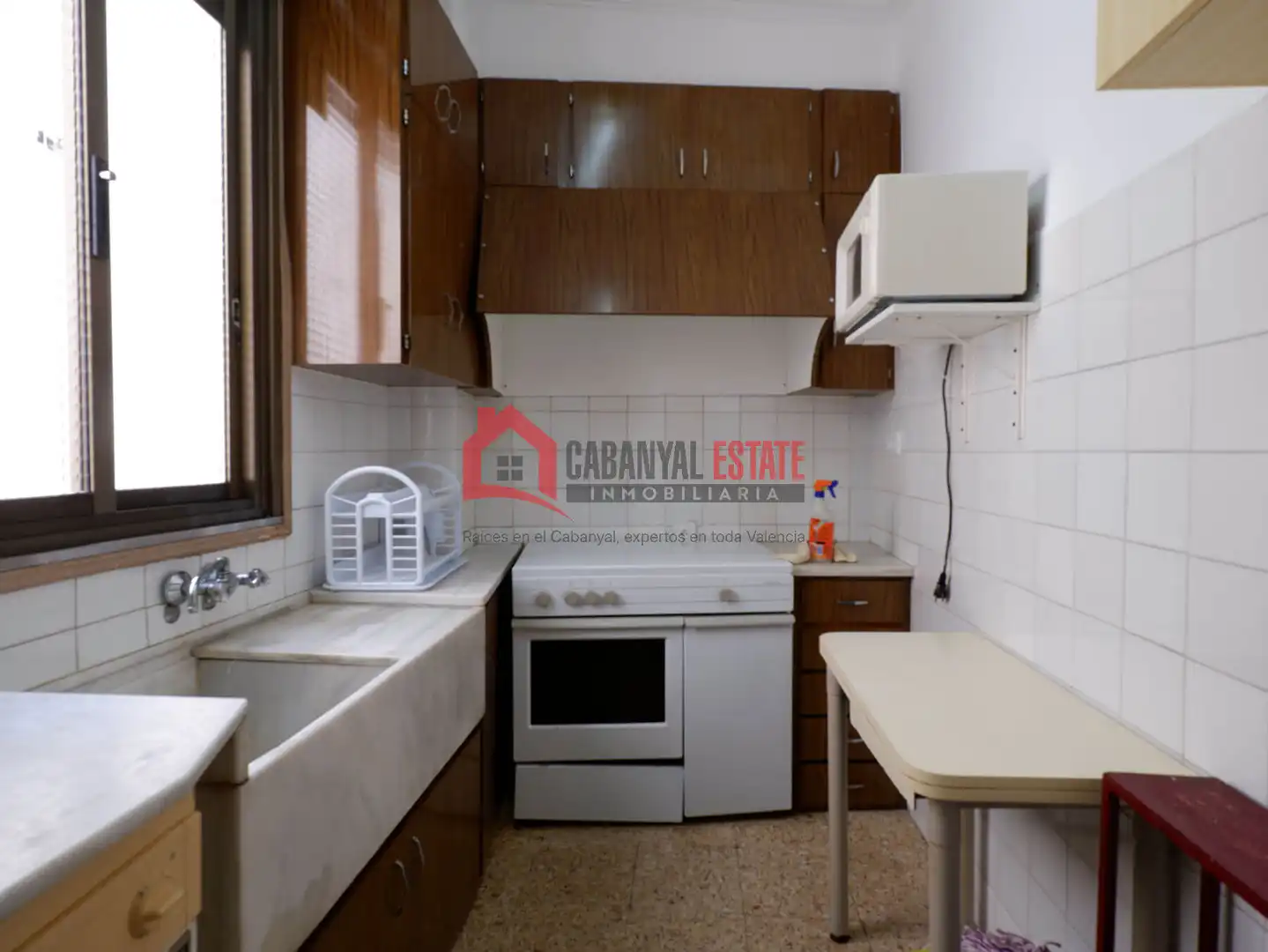 Cuina de Apartament de lloguer en Valencia amb Aire condicionat, Moblat i Balcó