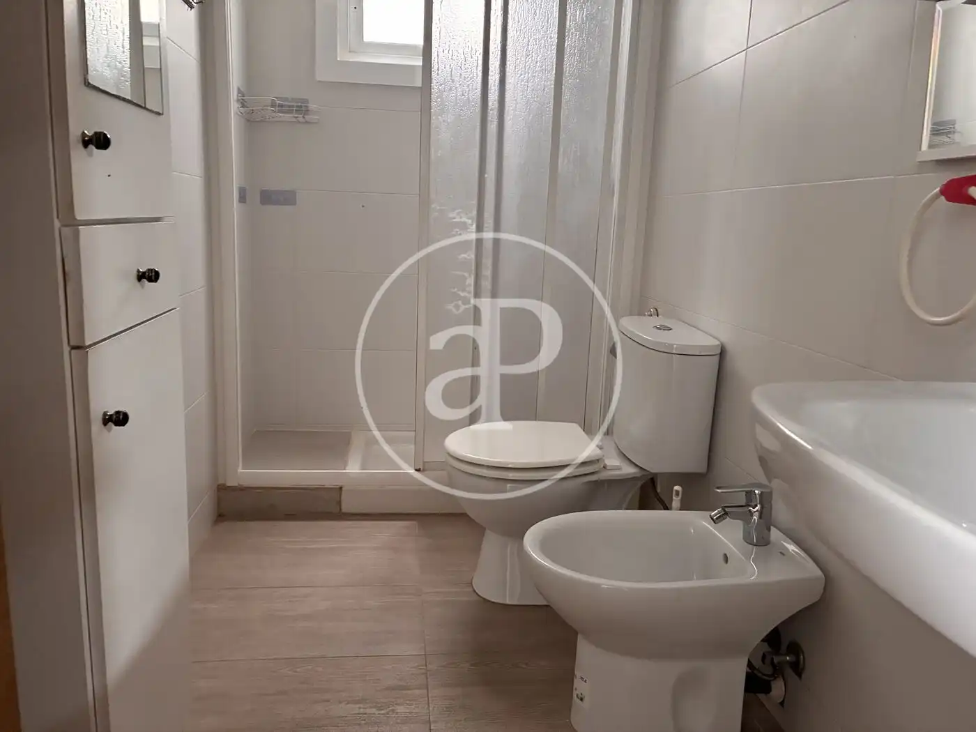Bathroom of Flat for rent in Elche / Elx  with Air Conditioner, Heating and Furnished