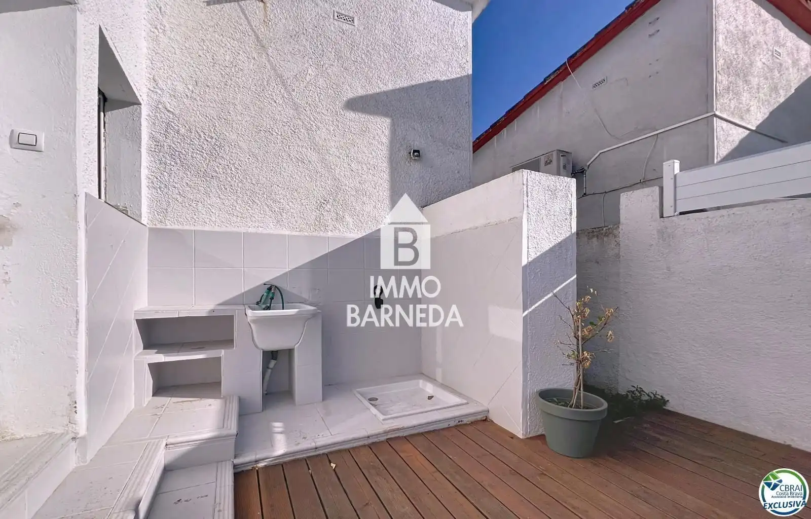Vista exterior de Casa o chalet en venta en Empuriabrava con Aire acondicionado, Calefacción y Terraza