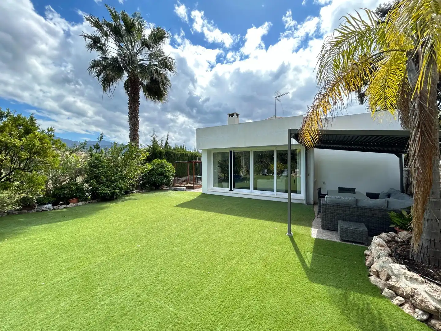 Jardín de Casa o chalet en venta en Coín con Aire acondicionado, Calefacción y Jardín privado