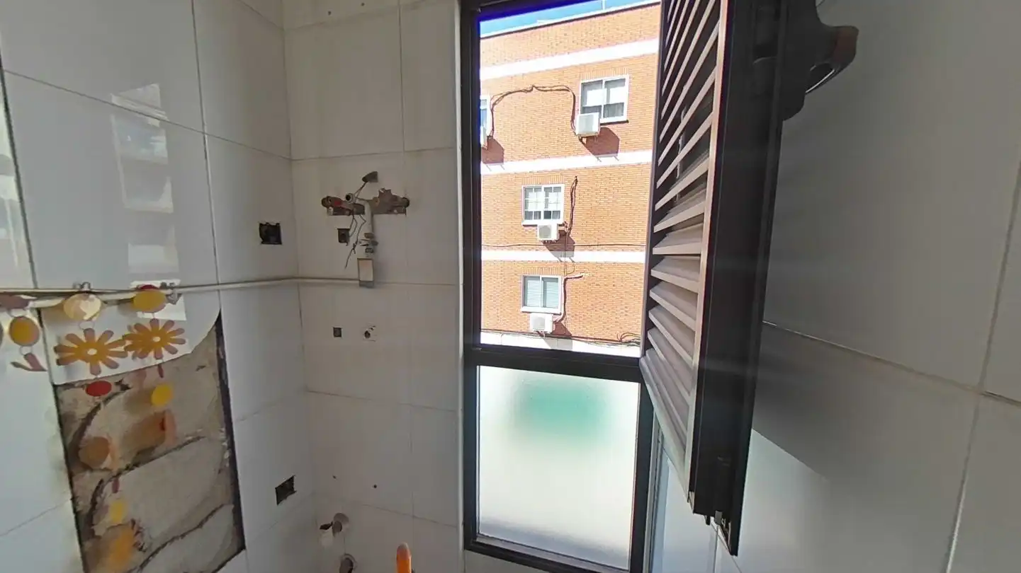 Bathroom of Flat for sale in Puertollano  with Swimming Pool