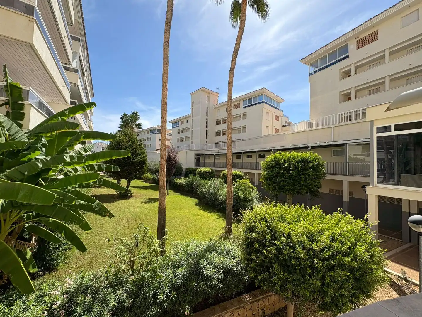 Exterior view of Flat for sale in L'Alfàs del Pi  with Air Conditioner, Terrace and Swimming Pool