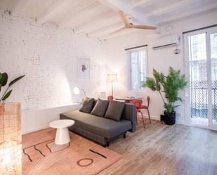 Sala d'estar de Estudi en venda en  Barcelona Capital amb Aire condicionat i Balcó