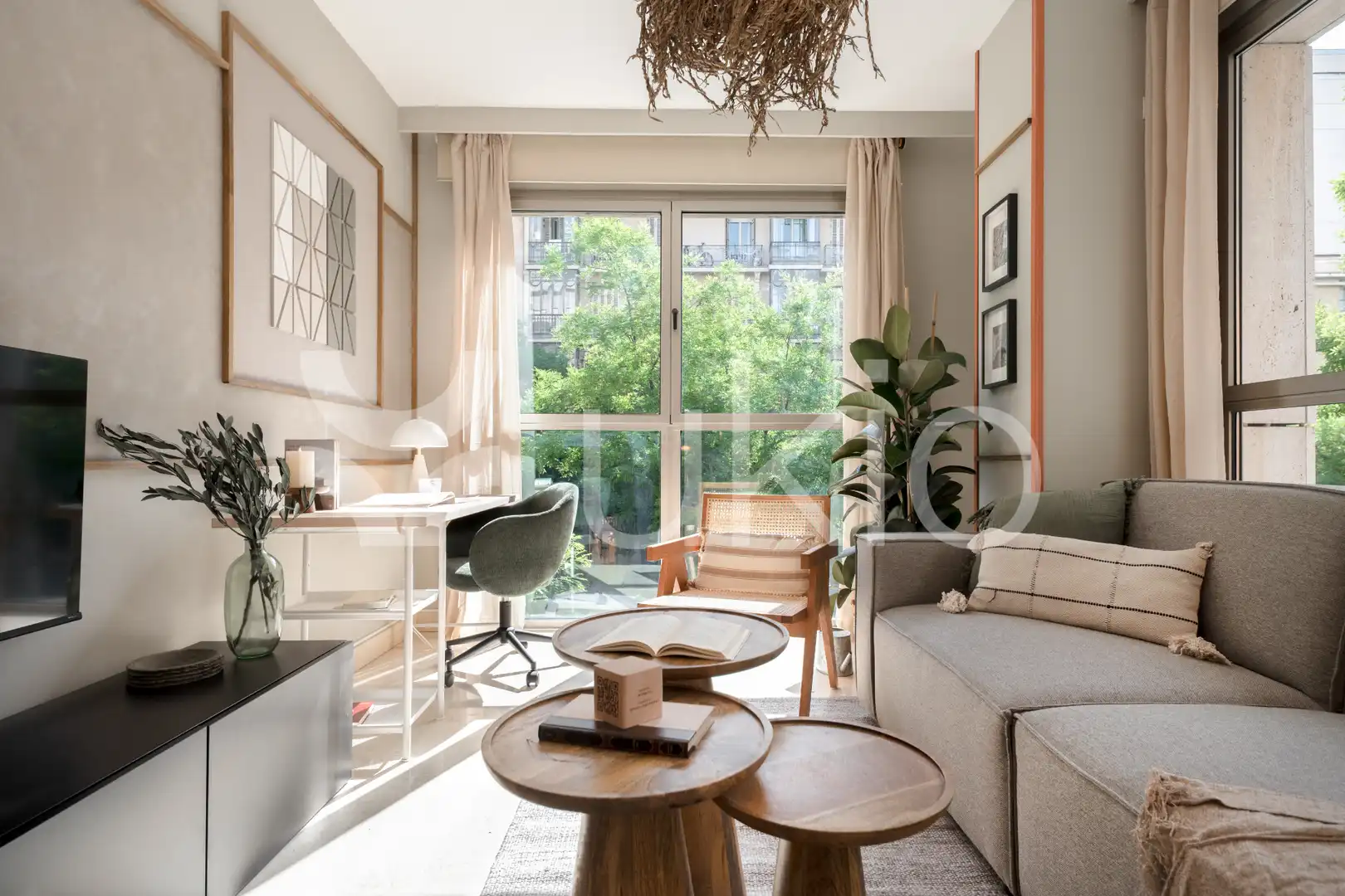 Sala d'estar de Apartament de lloguer en Madrid amb Aire condicionat, Calefacció i Moblat