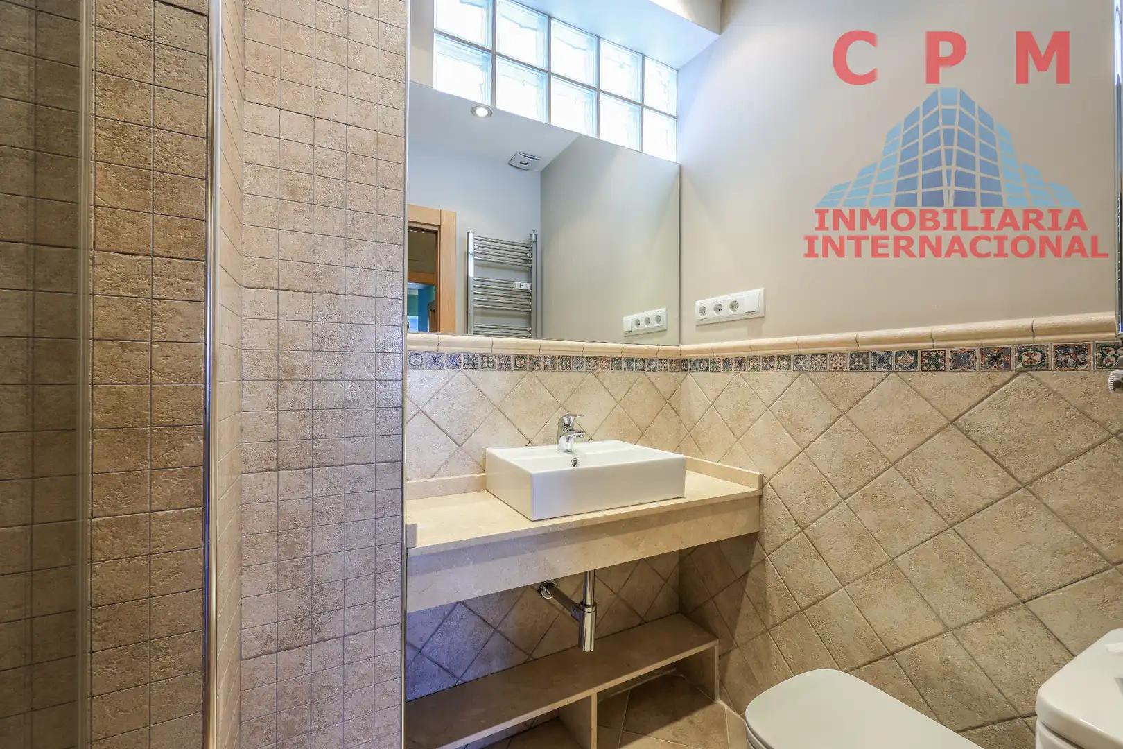 Badezimmer von Wohnung zur Miete in Madrid mit Klimaanlage, Heizung und Parkett