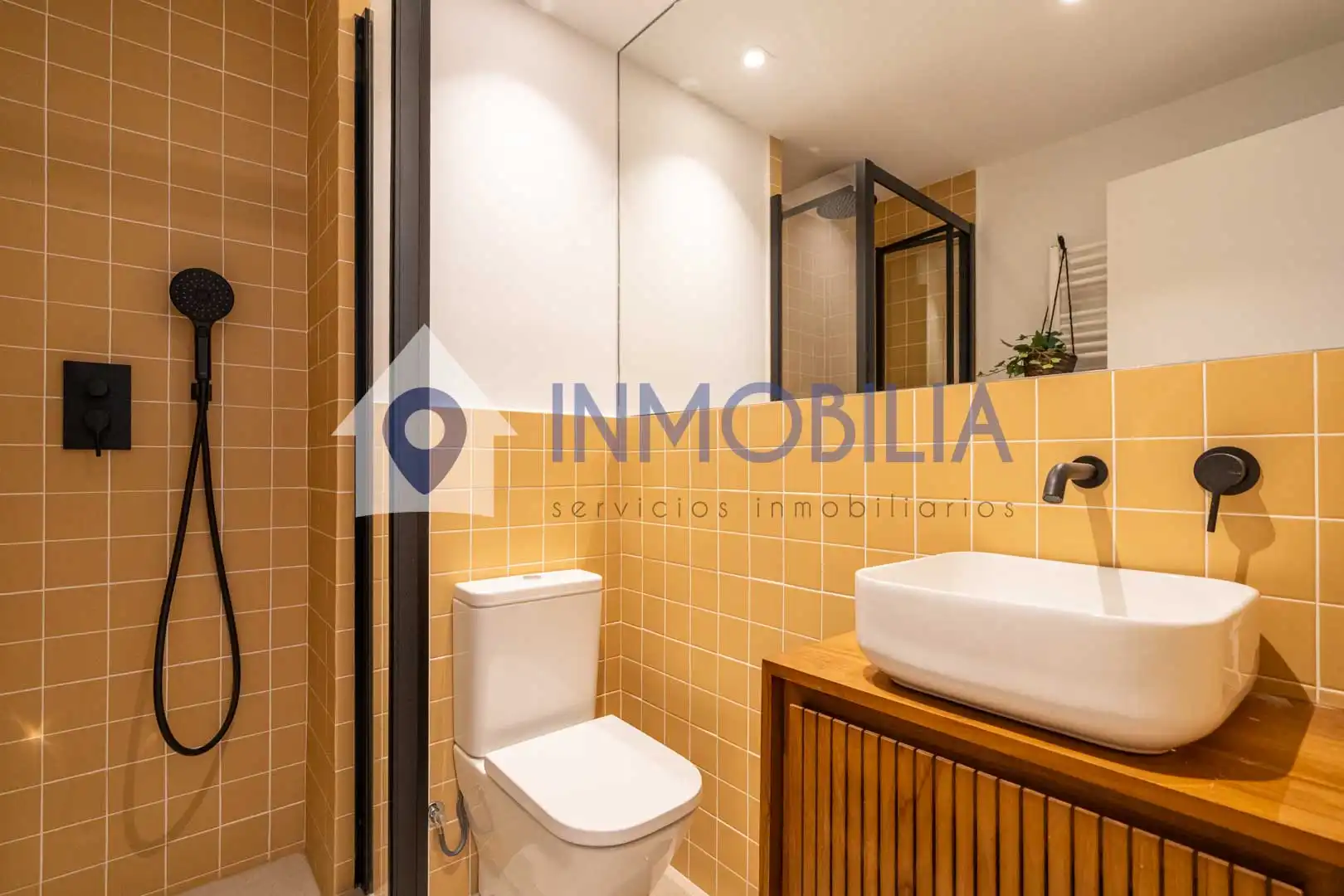 Baño de Piso en venta en Madrid con Calefacción y Terraza