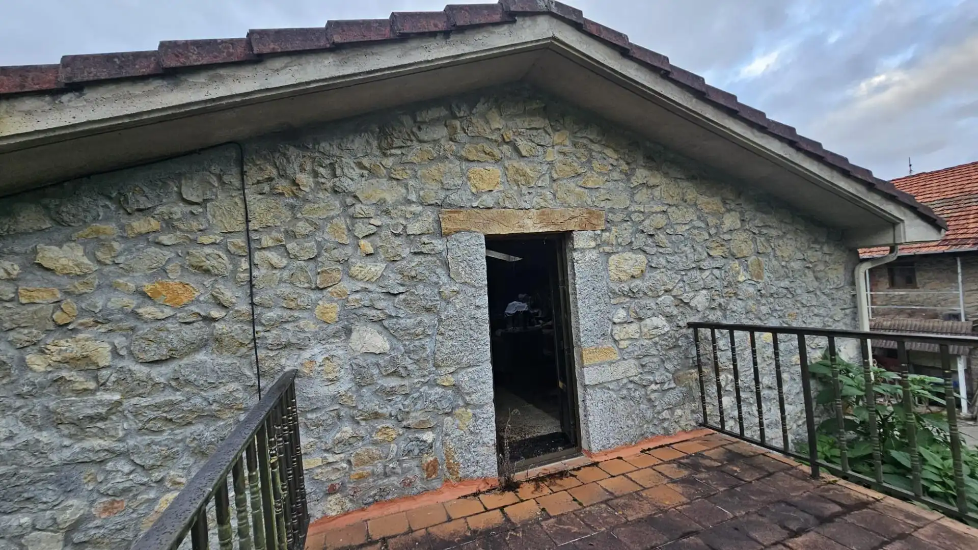 Vista exterior de Casa o xalet en venda en Voto, Cantabria