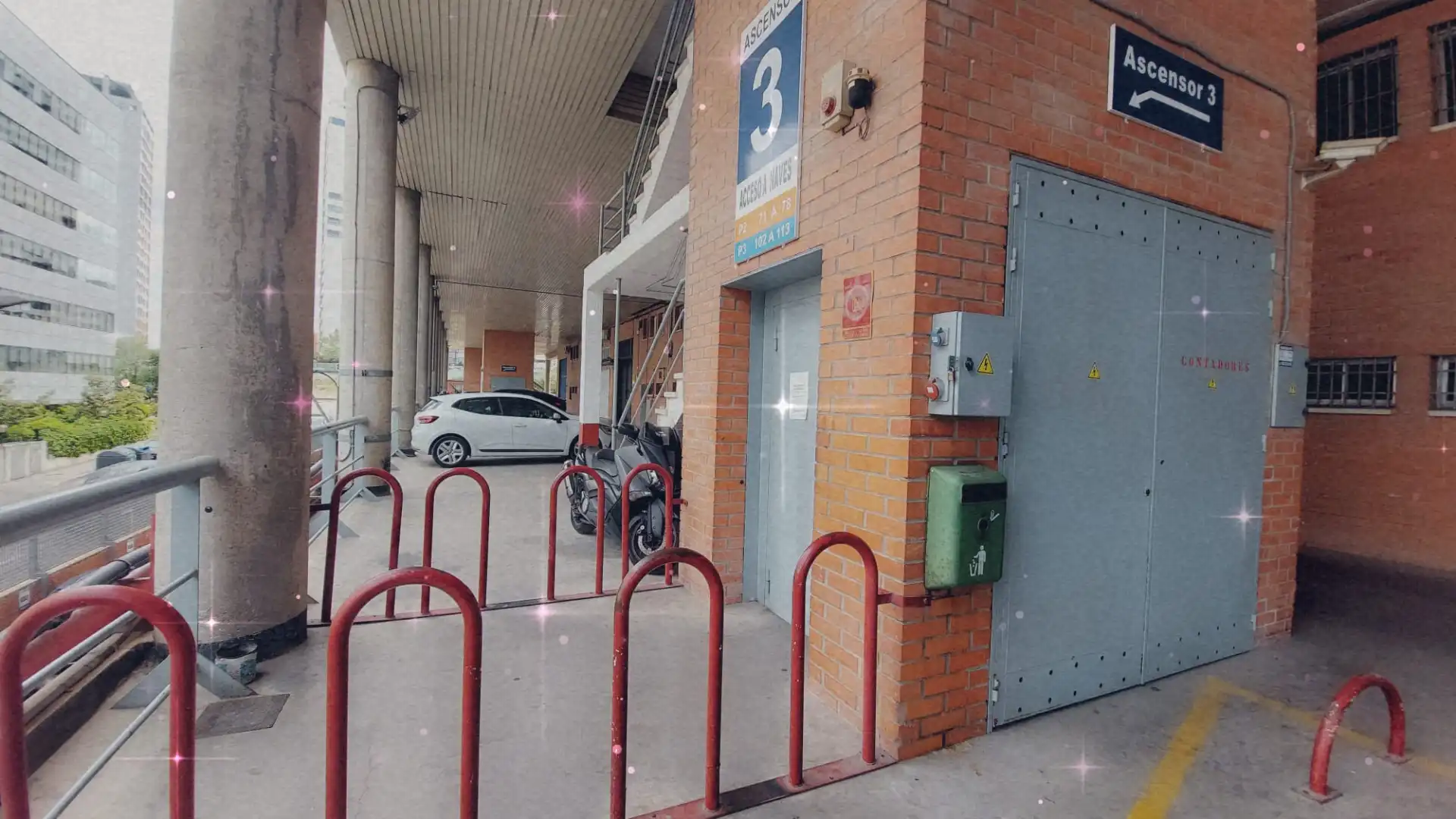 Aparcament de Oficina en venda en Madrid amb Aire condicionat, Calefacció i Moblat