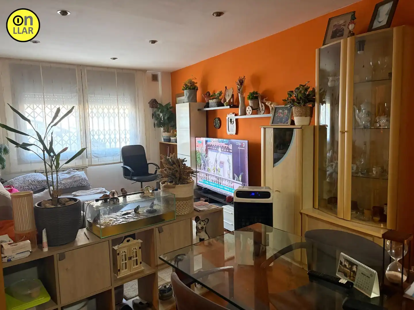 Sala d'estar de Pis en venda en Torelló amb Calefacció