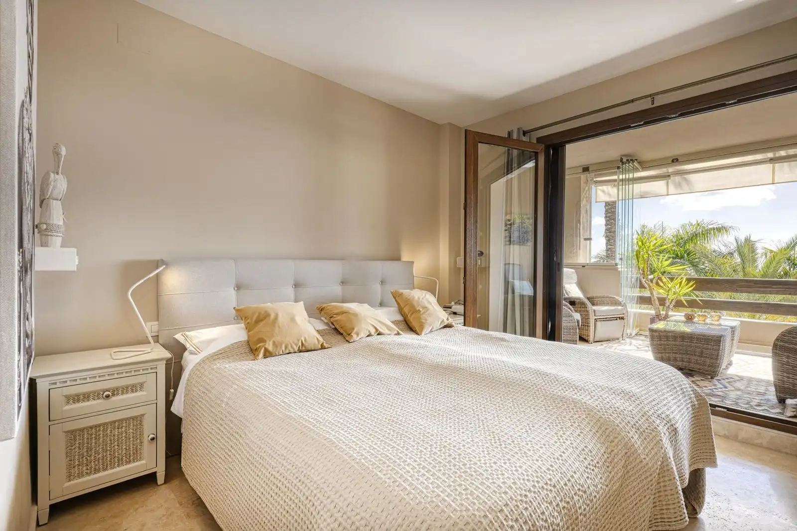 Apartament amb piscina en venda a Benahavís pueblo, imagen 13