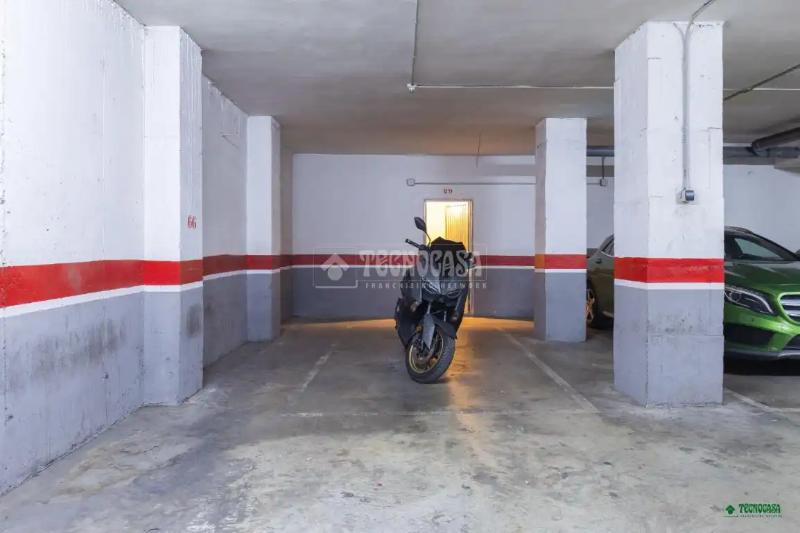Parking de Piso en venta en Almería con Aire acondicionado