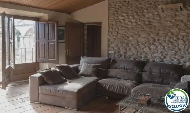 Sala d'estar de Casa o xalet en venda en Sant Miquel de Fluvià amb Aire condicionat, Calefacció i Terrassa