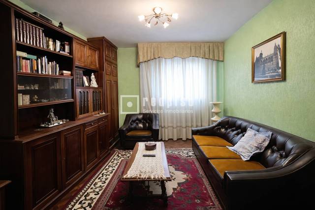 Piso en Venta en de Víctor Manuel III en Opañel