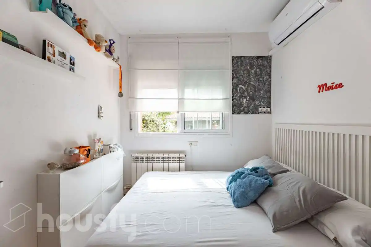 Dormitori de Casa o xalet en venda en Sant Cugat del Vallès amb Aire condicionat, Calefacció i Jardí privat