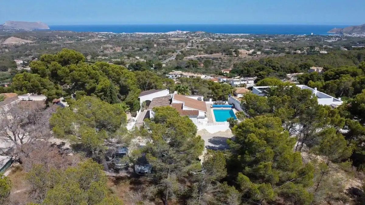 Vista exterior de Casa o chalet en venta en La Nucia con Aire acondicionado y Jardín privado
