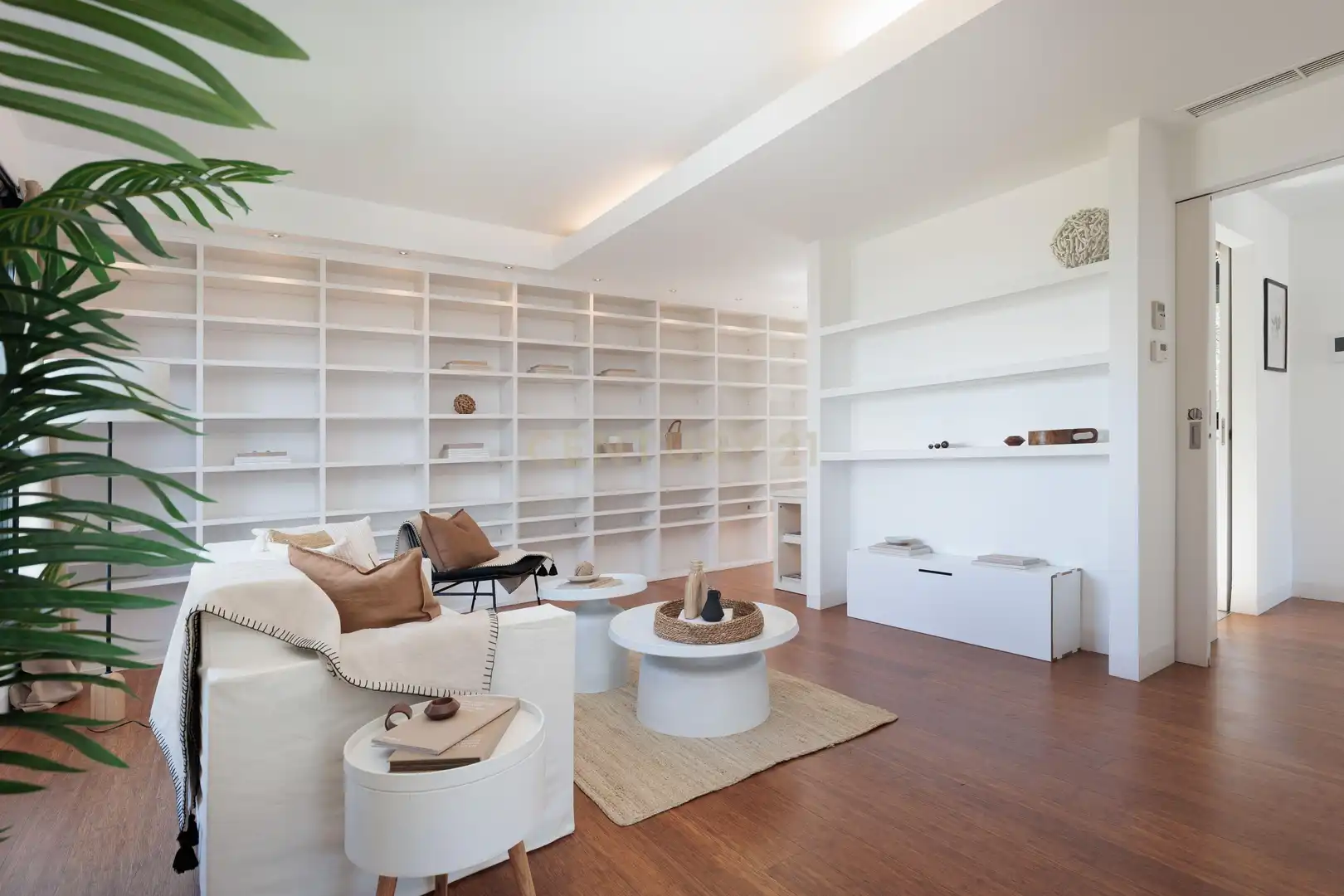 Sala d'estar de Casa o xalet en venda en Sant Cugat del Vallès amb Aire condicionat, Jardí privat i Traster