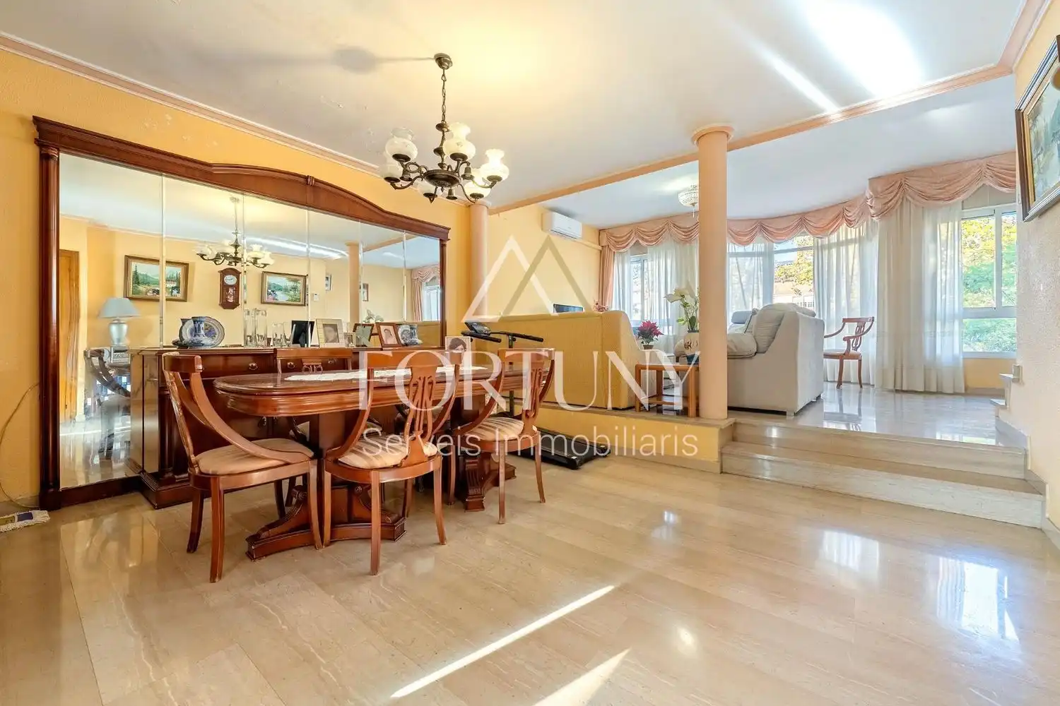 House with terrace for sale in de Misericòrdia, imagen 2