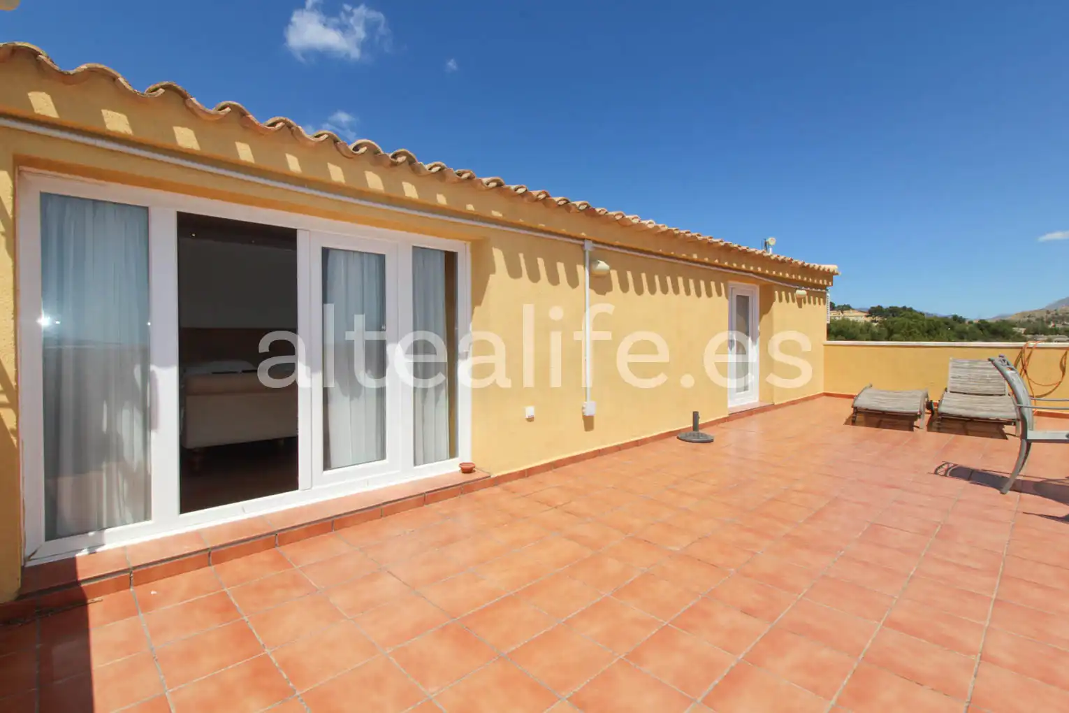 Vista exterior de Casa o chalet en venta en La Nucia con Aire acondicionado, Jardín privado y Terraza