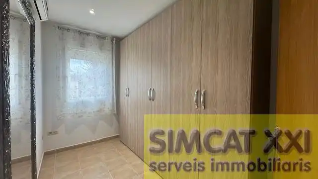 Schlafzimmer von Wohnung zum Verkauf in Sant Pere Pescador mit Klimaanlage, Terrasse und Gemeinschaftspool