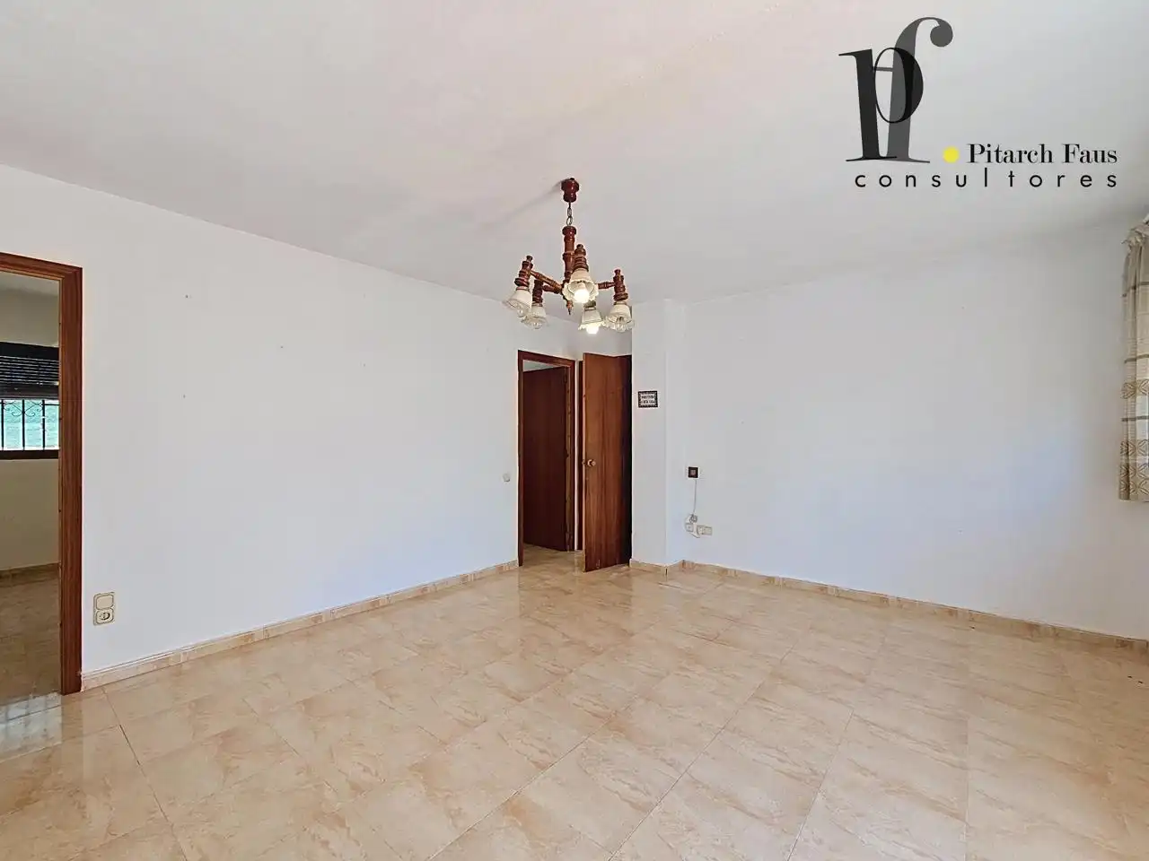 Living room of Houses for sale in La Pobla de Vallbona