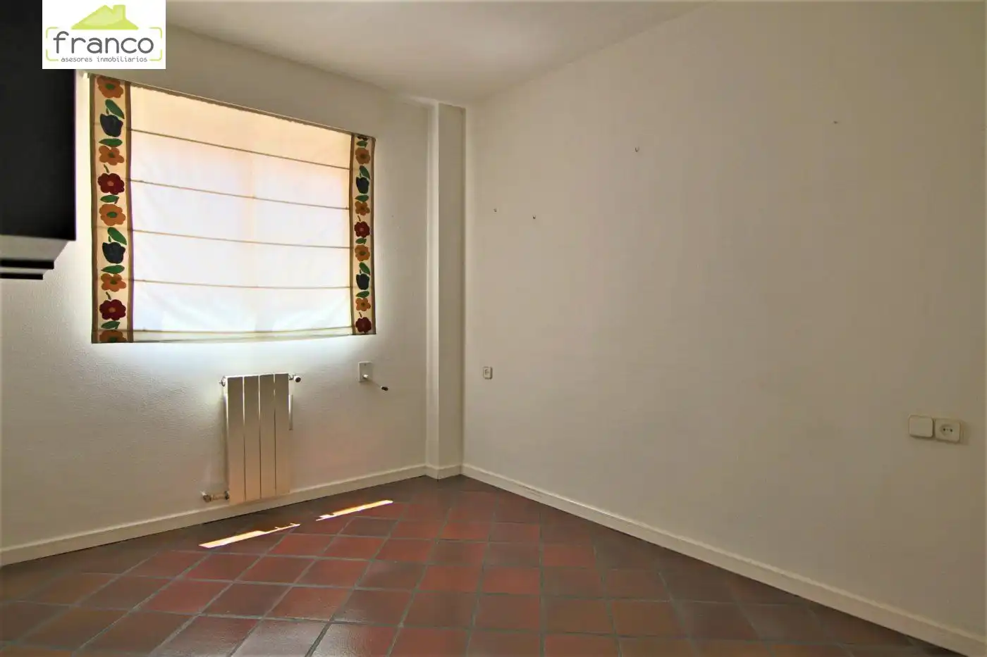Schlafzimmer von Dachboden zur Miete in Murcia mit Klimaanlage, Heizung und Terrasse