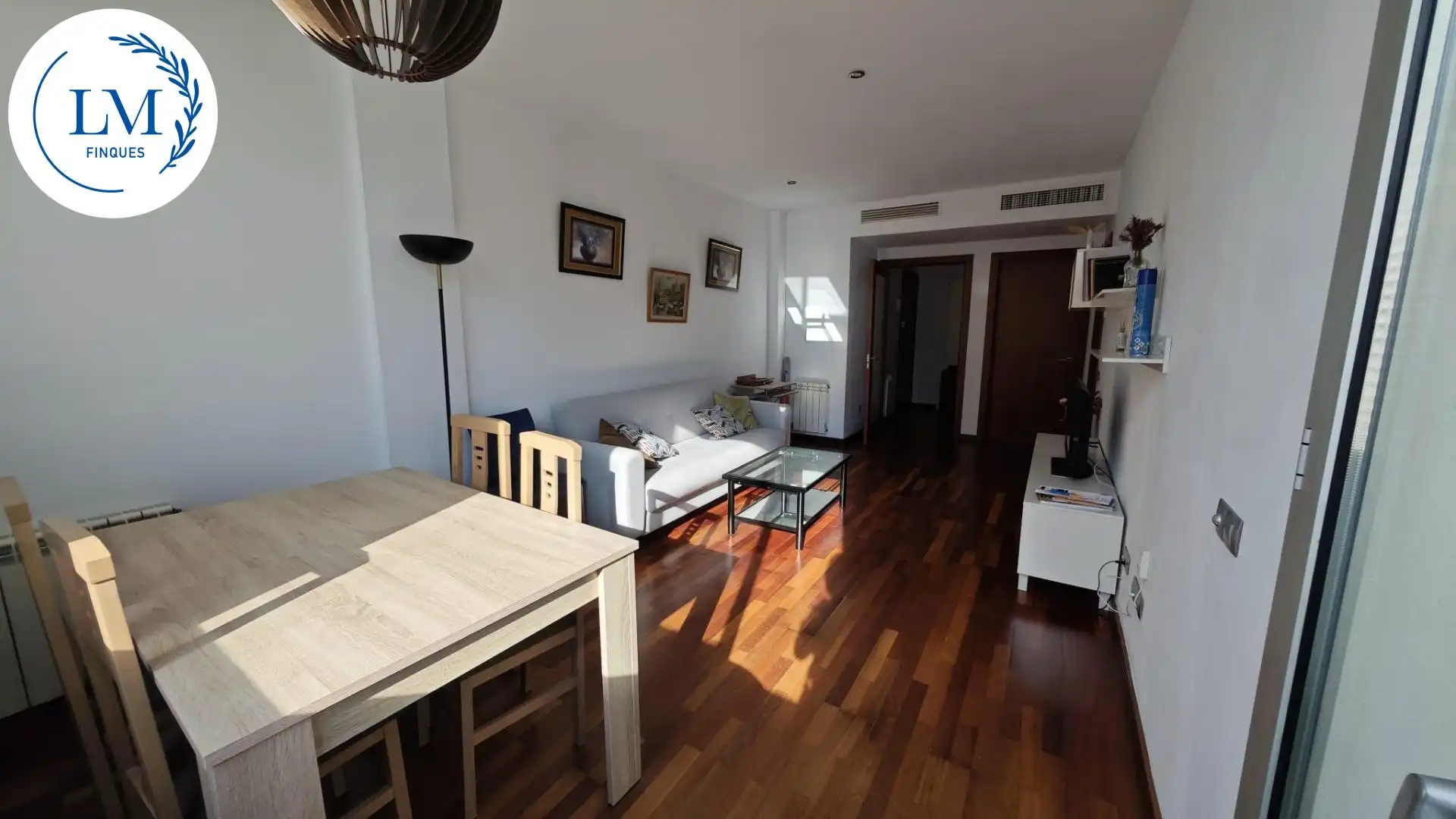 Sala d'estar de Pis en venda en Vilanova i la Geltrú amb Aire condicionat, Calefacció i Parquet