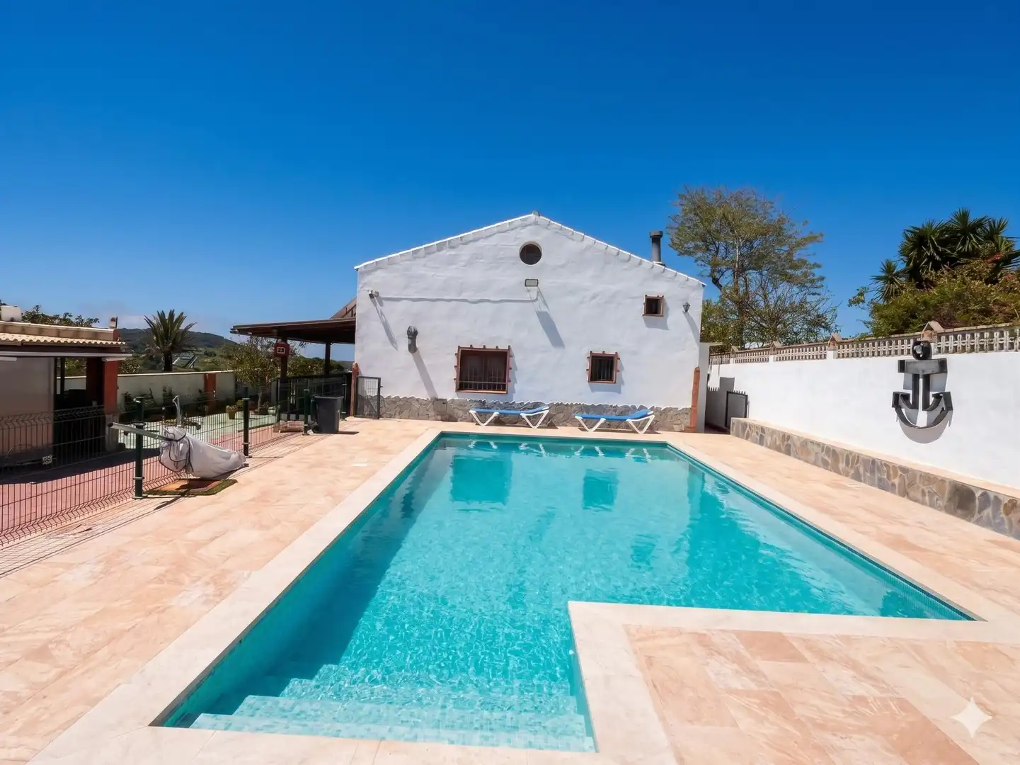 Piscina de Casa o xalet en venda en Barbate