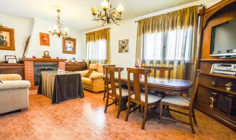 Comedor de Finca rústica en venta en Ronda con Calefacción, Jardín privado y Trastero